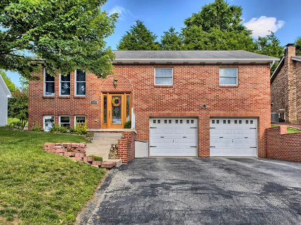 1125 Acorn Dr, Greensburg, PA 15601