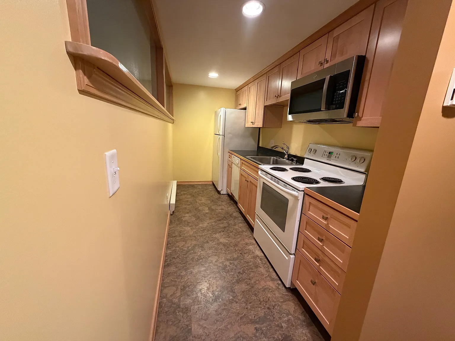 2 bed, 1645 sqft, $1,700 — Photo 4
