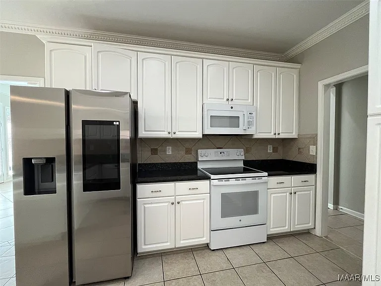 704 Emerald Dr — Photo 28