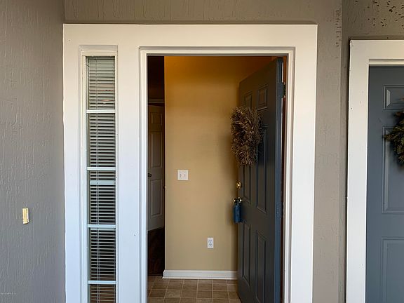 3rd image of 819 Scrub Jay Dr