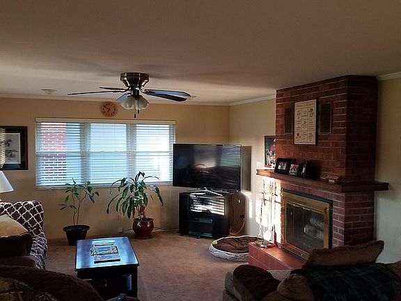 3rd image of 9240 Buxton Dr