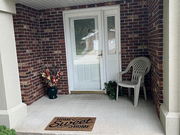 2nd image of 1029 Mayberry Ln
