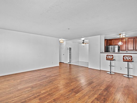 3rd image of 2057 Burton St