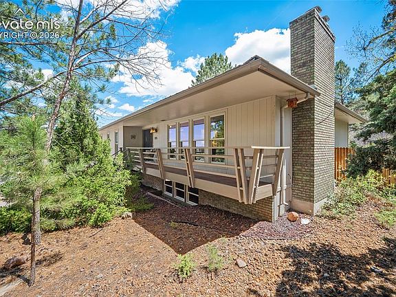 4th image of 1175 Garlock Ln