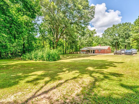 5th image of 297 Hilldale Ln