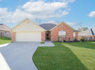 712 Hollybrook Dr, Longview, TX 75605