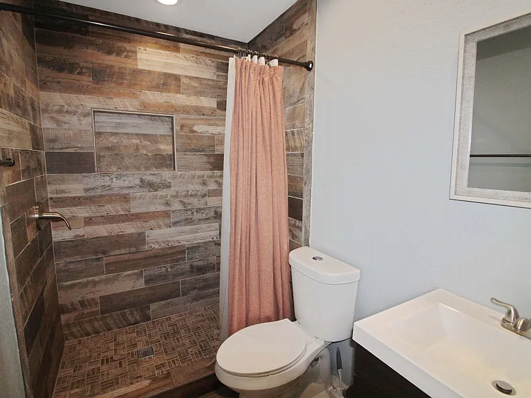 420 Mount Vernon Dr — Photo 8