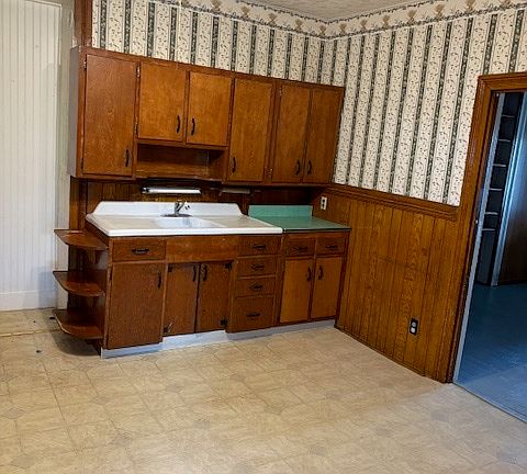 5th image of 77 Stitzel Ln #2