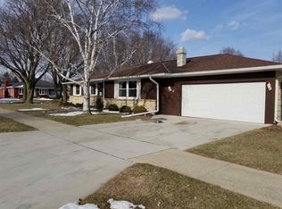 2220 N Meade Pl, Appleton, WI 54911