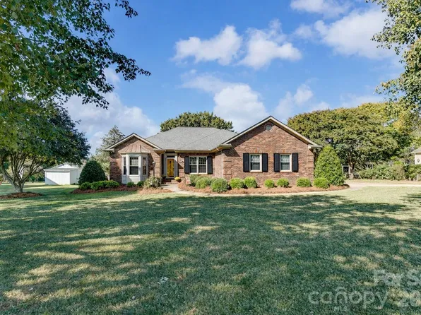 246 Canvasback Rd, Mooresville, NC 28117