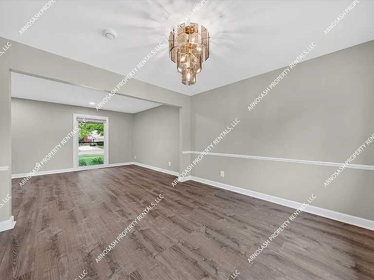 27345 Harvard Rd — Photo 13