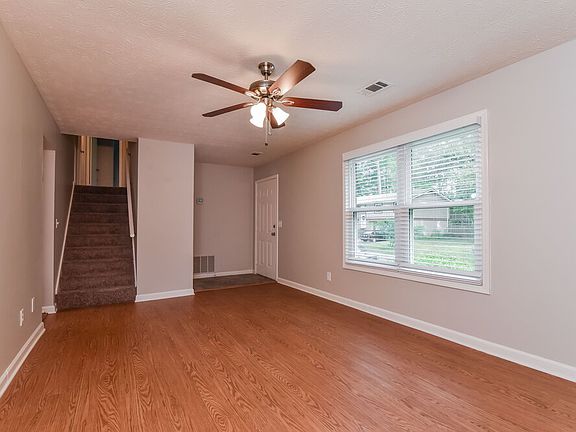 5th image of 3939 Valley Brook Rd