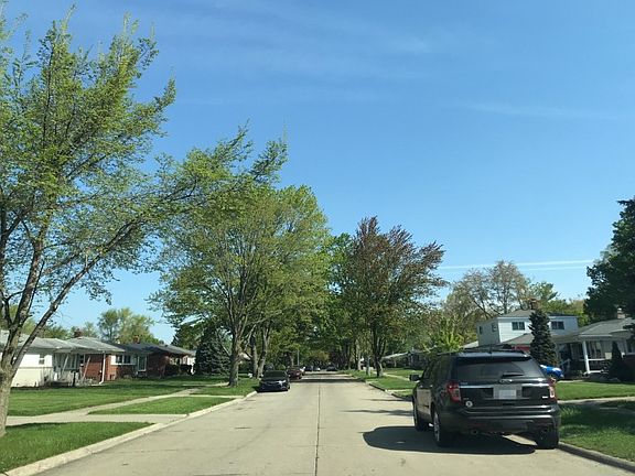 4th image of 1650 Ackley Ave