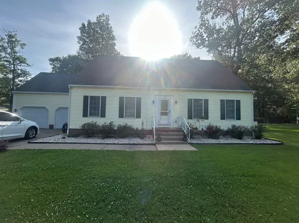 7 Hickory Ln, Metropolis, IL 62960