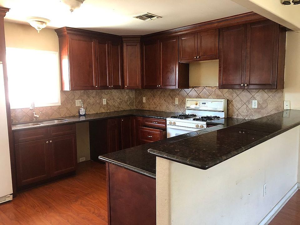 1st image of 6718 Fairway Dr