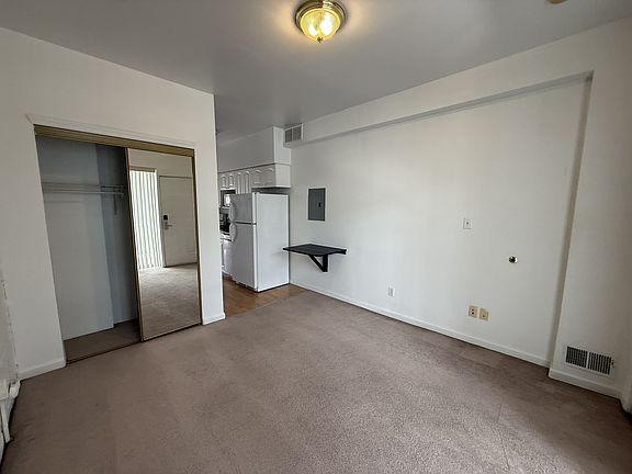 3rd image of 3401 Forbes Ave #206-C