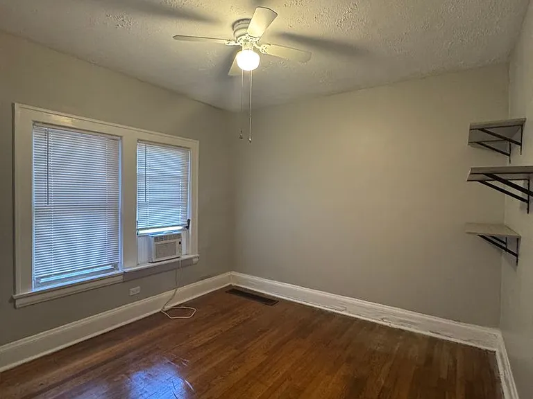 1365 Phelps Ave — Photo 8