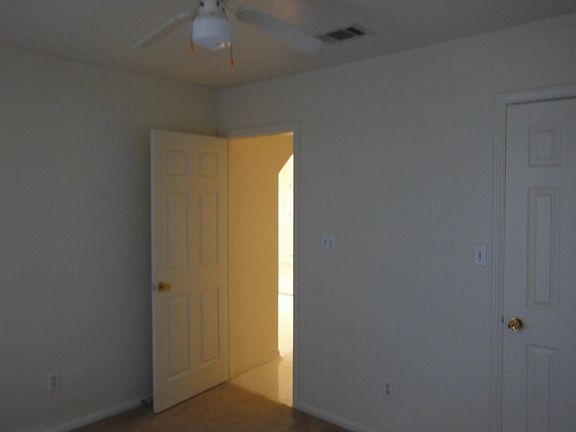 4th image of 4401 Hitchrock Dr