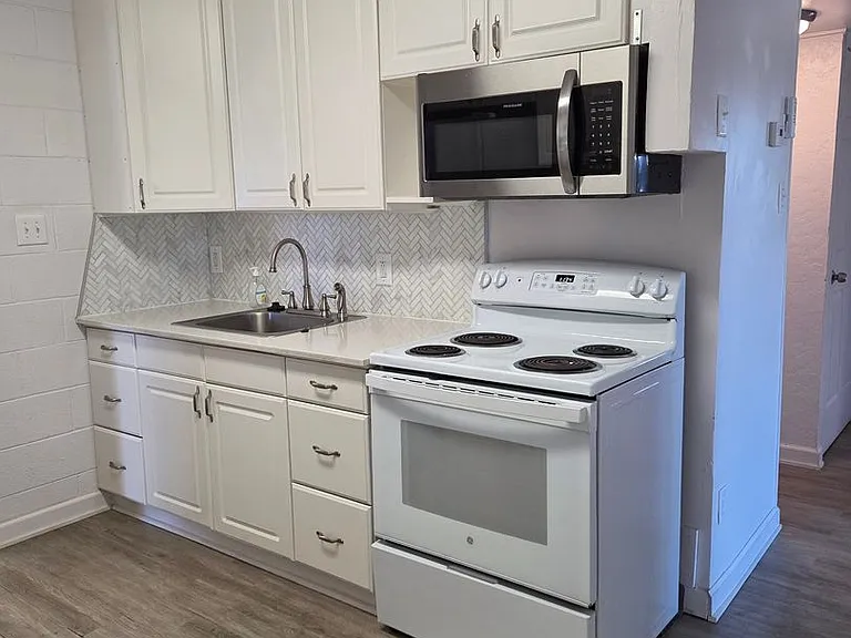 109 Dean Way — Photo 4