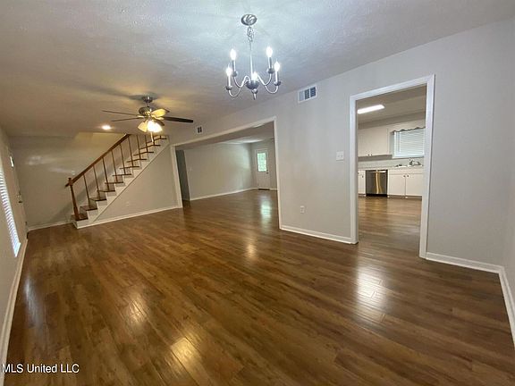 4th image of 3417 Dawn Dr