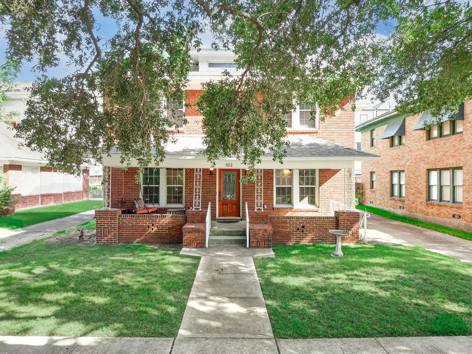4 bed, 2.0 bath, 2548 sqft, $3,790 — Photo 1