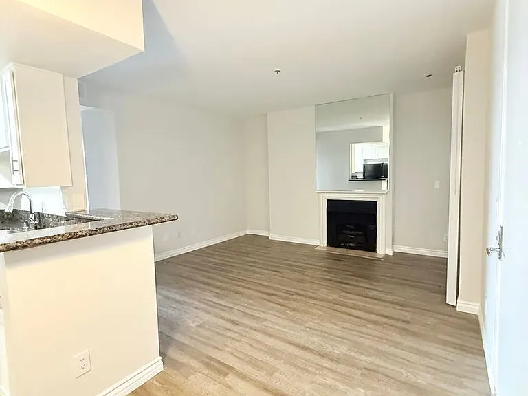 8715 Burton Way - Urban Feel Charming 2 bed 2 bath — Photo 23