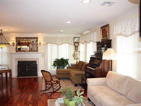 4th image of 3401 Willow Pond Dr