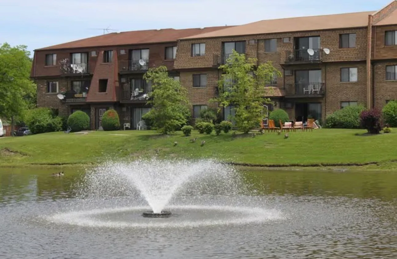 2 bed, 1000 sqft, $1,925 — Photo 1