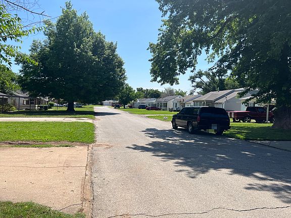 5th image of 4732 SE 25th St