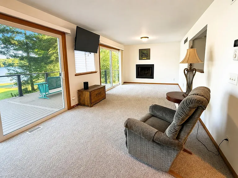 8649 Hidden Lake Dr — Photo 8