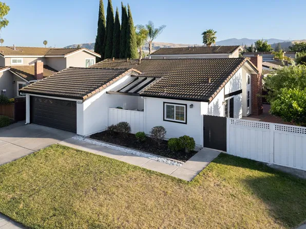 5911 Southview Dr, San Jose, CA 95138