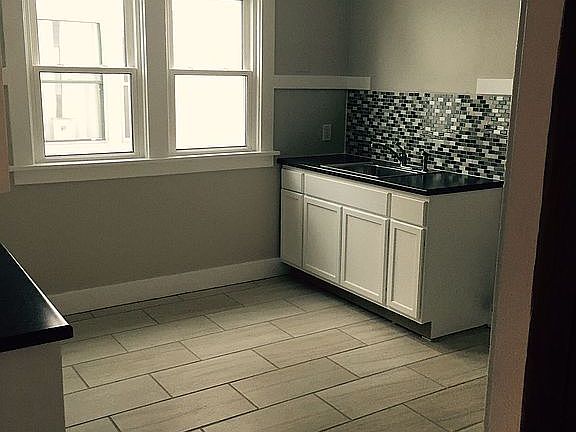 3rd image of 92 Crestwood Ave #2