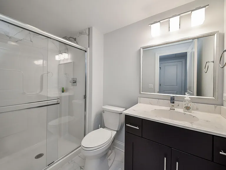 2447 Sharon Ct — Photo 32