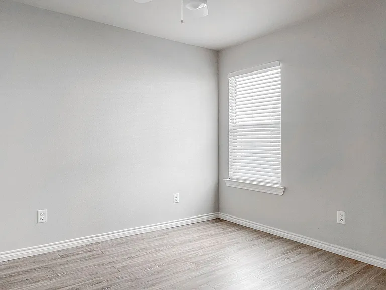 2406 Fir Ave — Photo 10