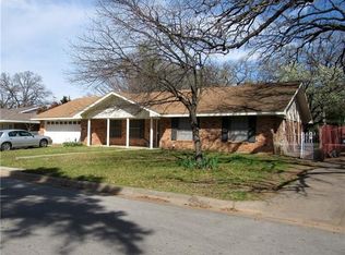 6701 Gary Ln, Fort Worth, TX 76112