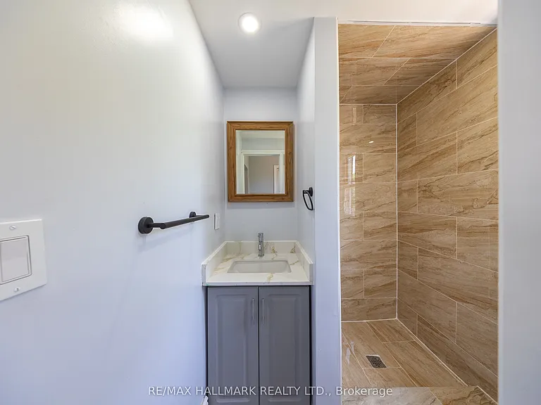 559 Ritson Rd S — Photo 15