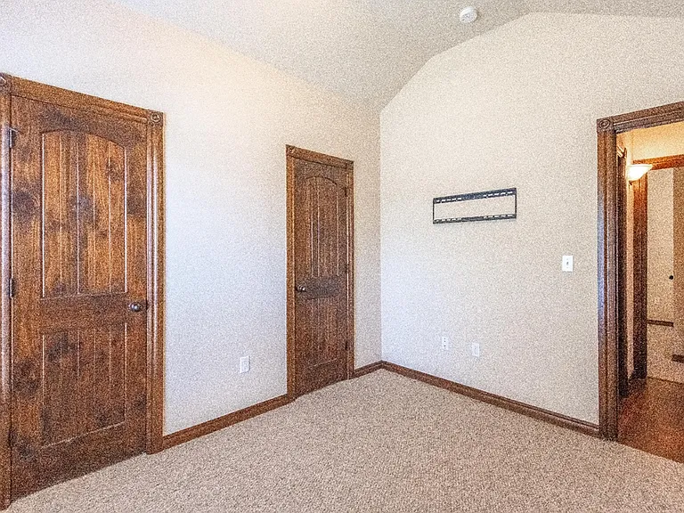 12108 Chesterfield Ln — Photo 17
