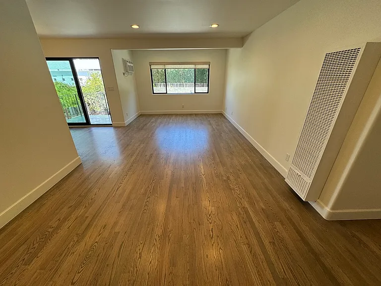 6345 Primrose Ave #10 — Photo 6