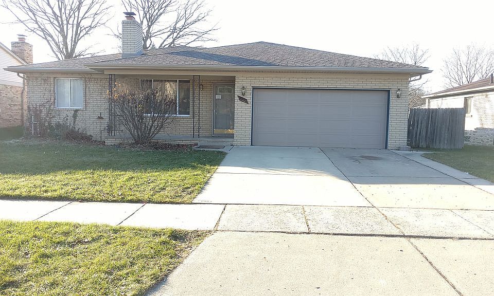 2nd image of 3139 Heritage Dr