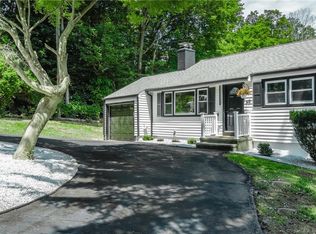 65 Forest St, Hamden, CT 06518