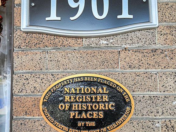 5th image of 1901 Market St