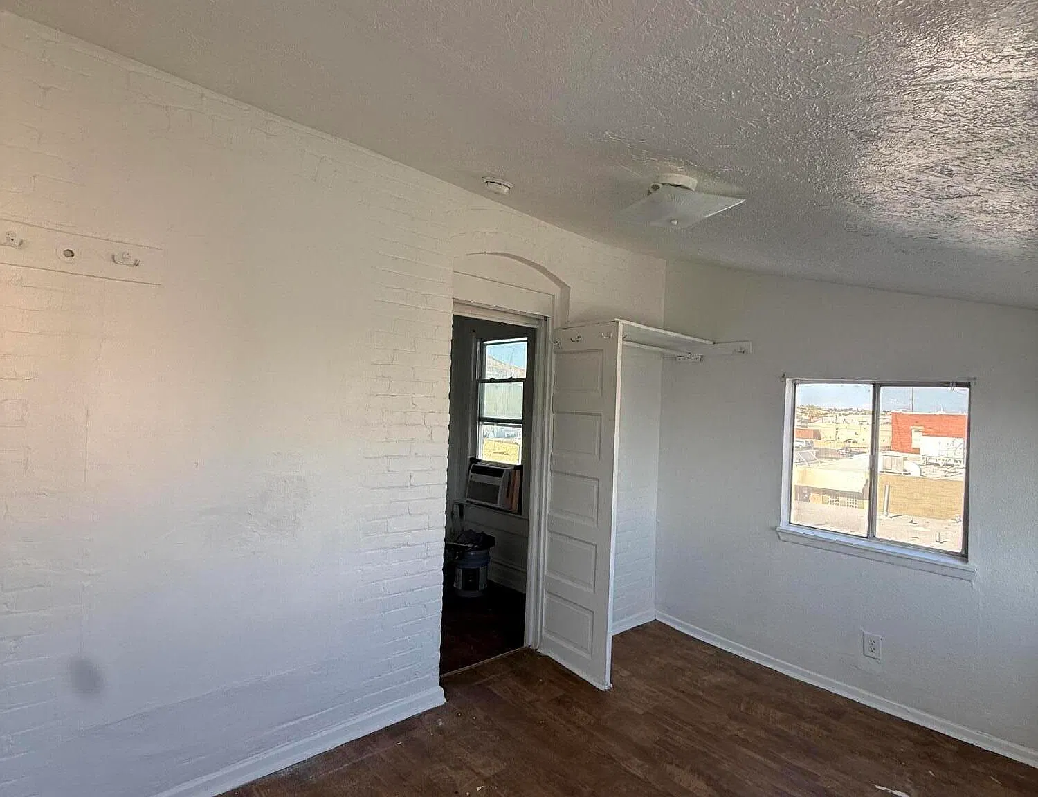 1 bed, 1.0 bath, 237 sqft, $675 — Photo 4