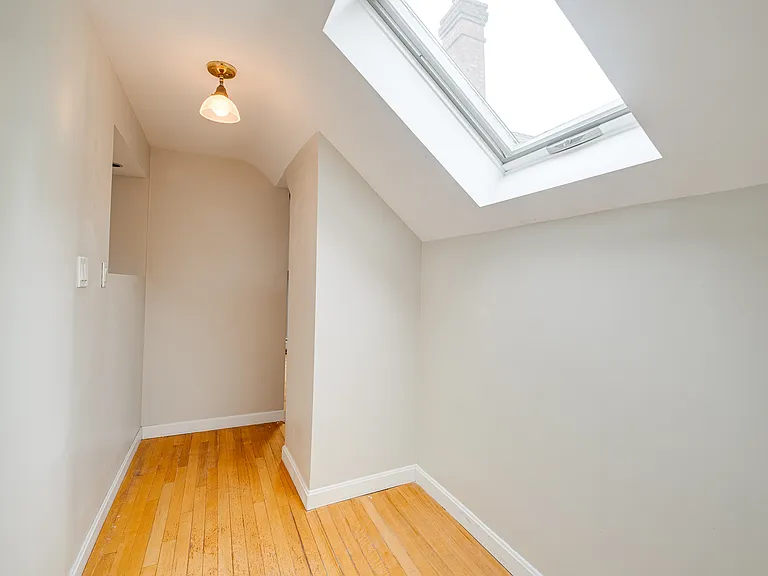 1235 Shore Rd — Photo 19