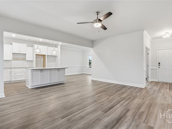 5th image of 124 Little Ben Court