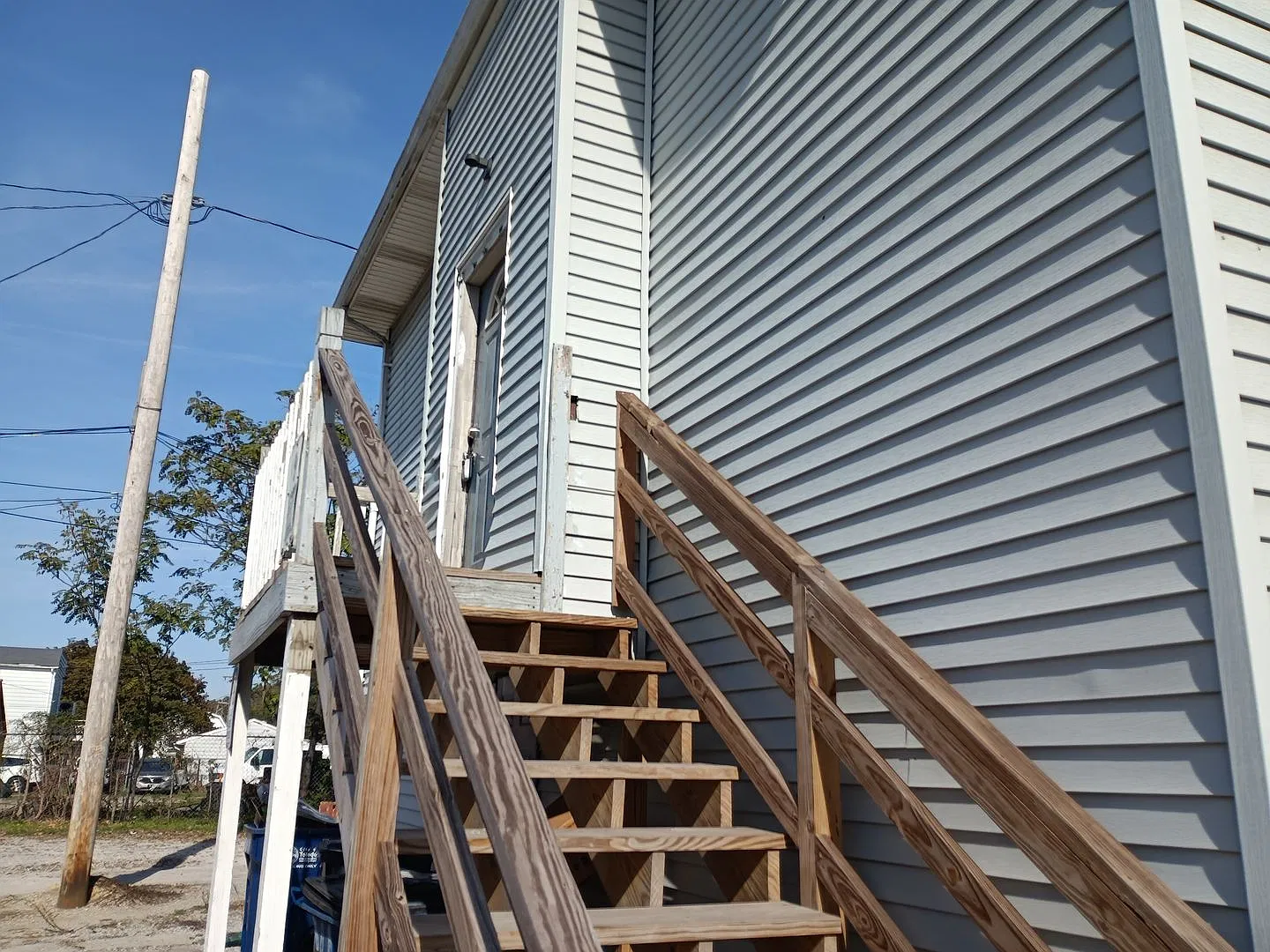 1011 Navarre — Photo 2