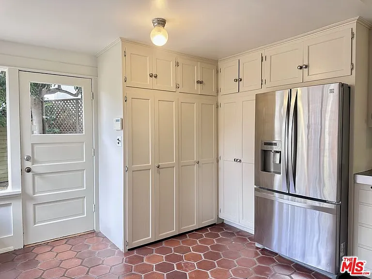 2216 Meade Pl — Photo 36