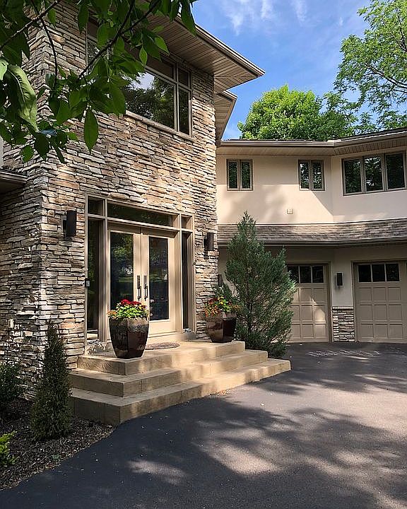 2nd image of 5100 Manor Rd