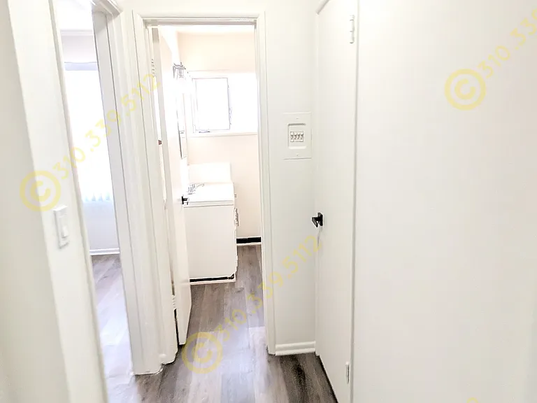 1254 N Havenhurst Dr #15 — Photo 10
