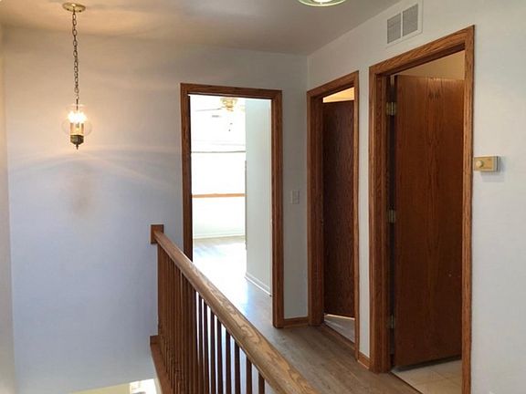 3rd image of 123 Capella Ct