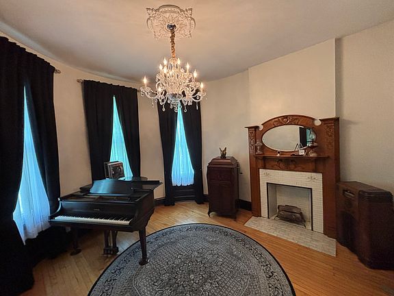 3rd image of 3147 S Jefferson Ave